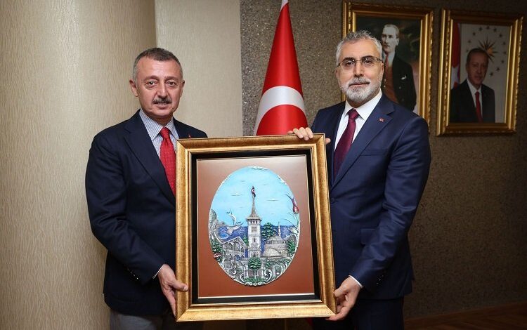 Bakan Işıkhan’dan Kocaeli Büyükşehir Belediyesine ziyaret