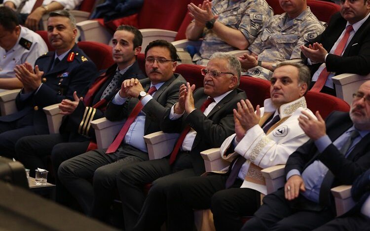 Erciyes Tıp Fakültesi mezunları diplomalarına kavuştu