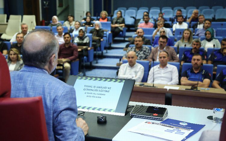 Kayseri Büyükşehir’den hizmet içi eğitim Kayseri Büyükşehir’den hizmet içi eğitim