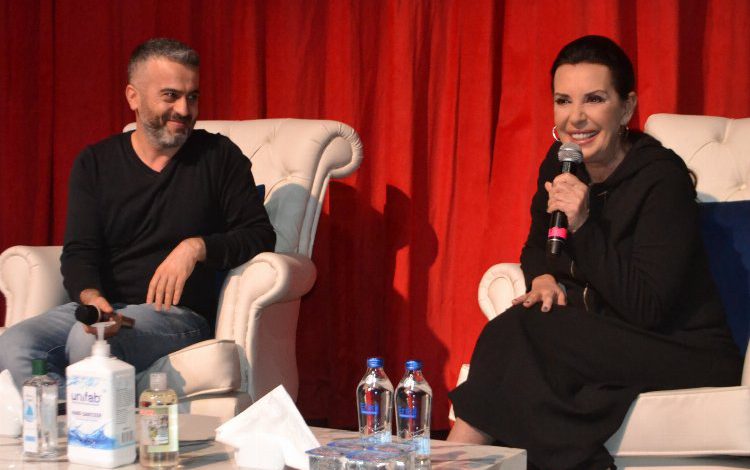 Perihan Savaş Batmanlılarla buluştu Perihan Savaş Batmanlılarla buluştu