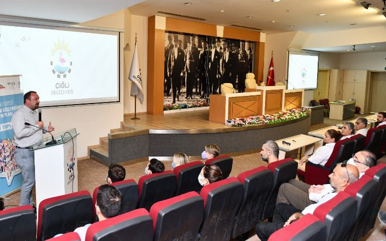 İzmir Çiğli ‘katılımcı demokrasi’ için eyleme geçti