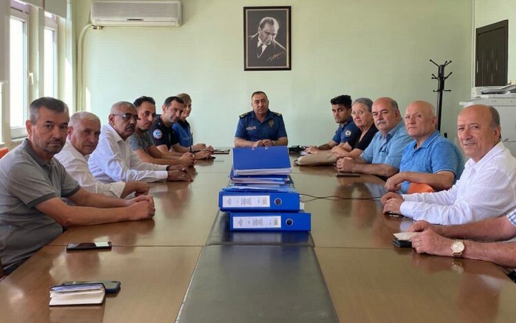 Keşan Emniyeti’nden muhtarlarla huzur toplantısı Keşan Emniyeti’nden muhtarlarla huzur toplantısı