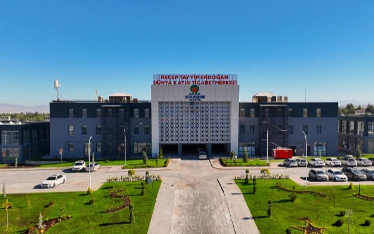 Recep Tayyip Erdoğan Dünya Kayısı Ticaret Merkezi hizmete girdi