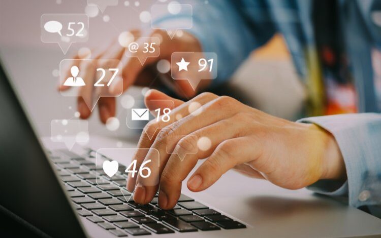 Dijitalleşme yüz yüze iletişimi sekteye uğrattı Dijitalleşme yüz yüze iletişimi sekteye uğrattı