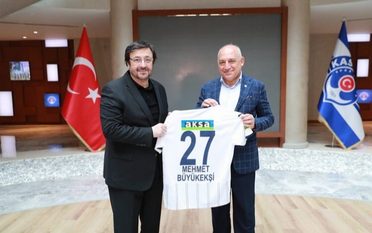 Mehmet Büyükekşi’den Kasımpaşa’ya ziyaret