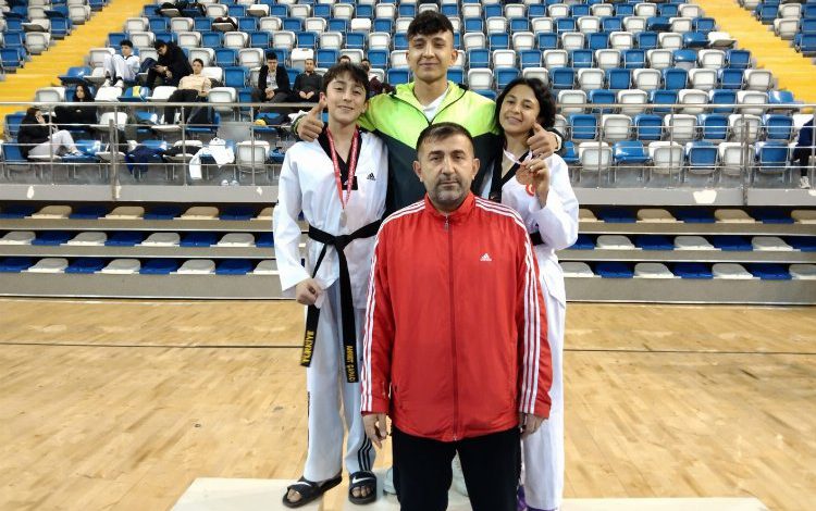 Niğdeli öğrencilerden ilk günde 2 madalya Niğdeli öğrencilerden ilk günde 2 madalya