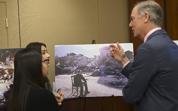 ABD Kongresi’nde “Asrın afeti”nin fotoğrafları sergilendi ABD Kongresi’nde “Asrın afeti”nin fotoğrafları sergilendi