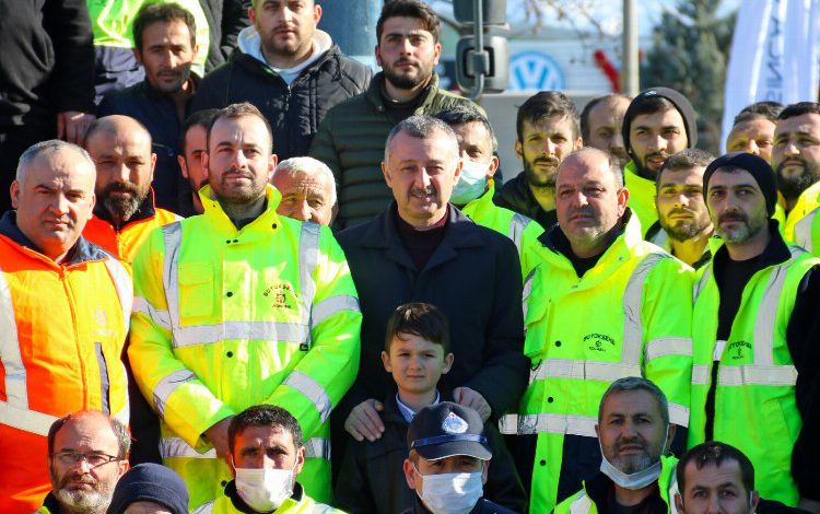 Kocaeli’nde personele sucuk ekmek ikramı Kocaeli’nde personele sucuk ekmek ikramı
