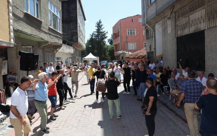 Davullu zurnalı evlerini ‘dönüşüm’ için teslim ettiler Davullu zurnalı evlerini ‘dönüşüm’ için teslim ettiler