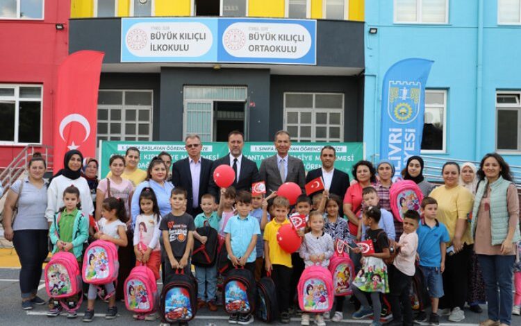 Silivri’de 3 bin 500 öğrenciye destek Silivri’de 3 bin 500 öğrenciye destek