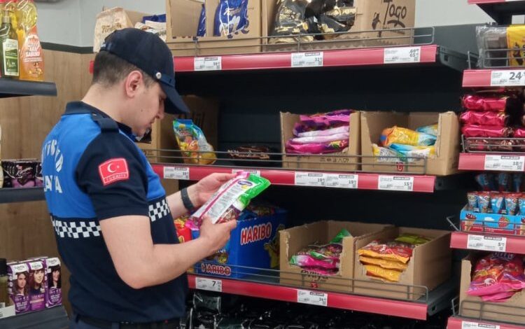 Kocaeli Zabıtası’ndan bayram öncesi sıkı denetim Kocaeli Zabıtası’ndan bayram öncesi sıkı denetim