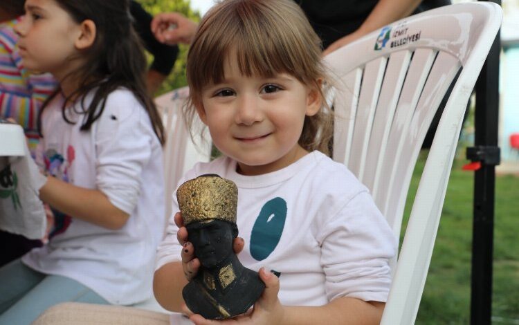 ‘Her Eve Bir Atatürk’ çocuk atölyeleri sürüyor ‘Her Eve Bir Atatürk’ çocuk atölyeleri sürüyor