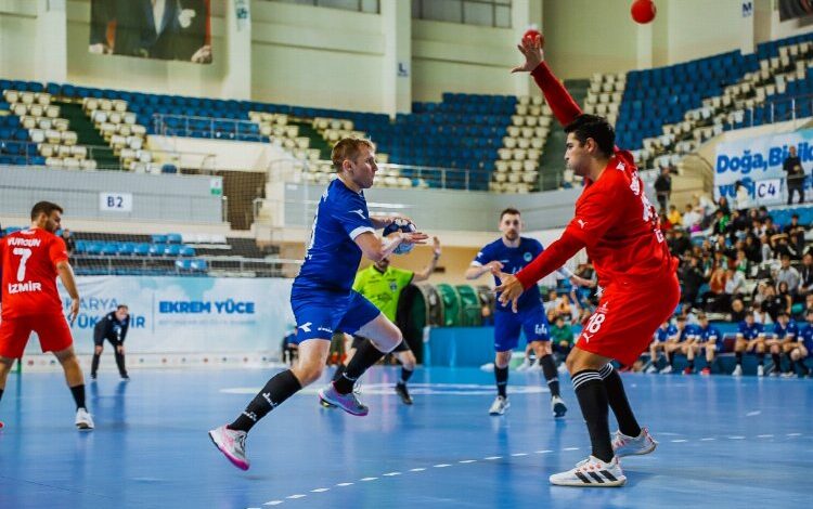 Sakarya taraftarının önünde İzmir’i rahat geçti Sakarya taraftarının önünde İzmir’i rahat geçti