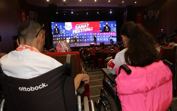 Kocaeli ‘Sanat İçin Ben De Varım’ dedi Kocaeli ‘Sanat İçin Ben De Varım’ dedi