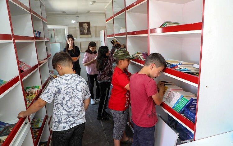 Kayseri Talas’ın Gezici Kütüphanesi kırsalı dolaştı Kayseri Talas’ın Gezici Kütüphanesi kırsalı dolaştı