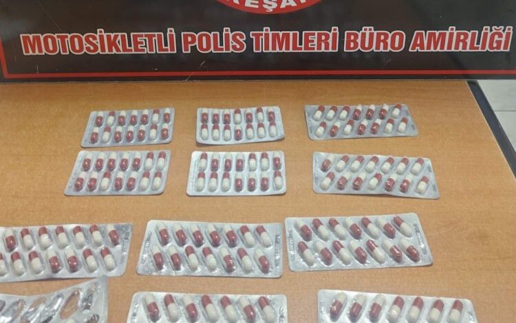 Çalıntı motosiklette uyuşturucu ile yakalandı Çalıntı motosiklette uyuşturucu ile yakalandı