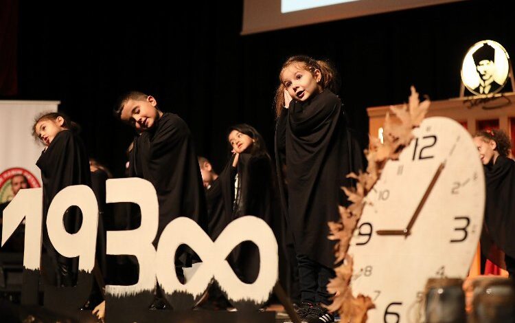 İzmir Bergama’da Atatürk özlem ve saygıyla anıldı