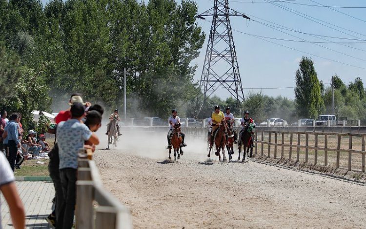 Kütahya’da ‘rahvan at’ yarışları ilgisi
