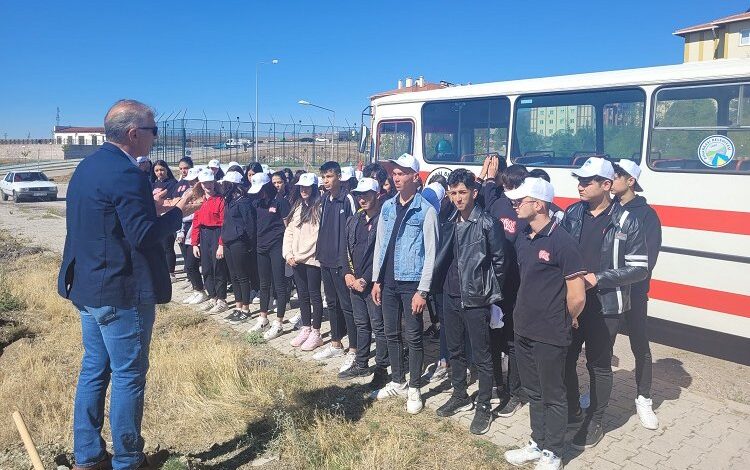 Türkiye Yüzyılı Ağaçlandırma çalışmaları ormana dönüşüyor