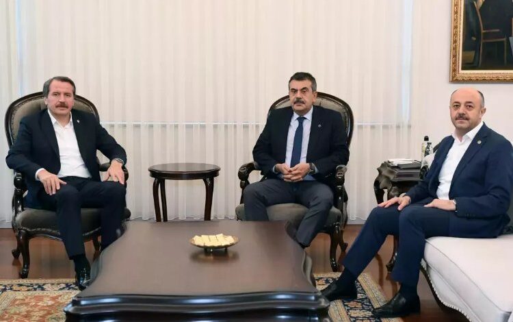 Eğitim çalışanları sorunlarını Bakan Tekin’e iletti