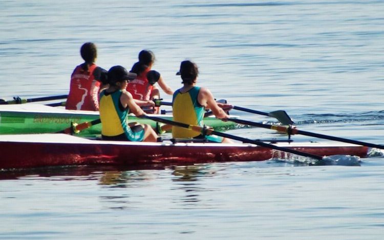 Sapanca Gölü’nde kürekler şampiyonluk için çekiliyor Sapanca Gölü’nde kürekler şampiyonluk için çekiliyor