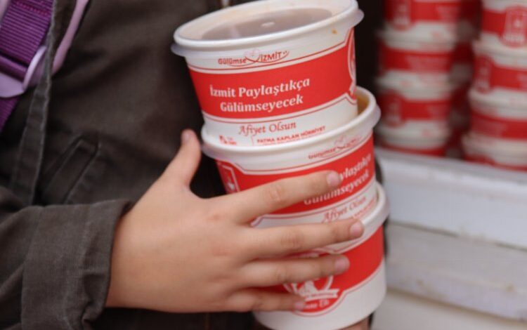 ‘Mahalle Mutfakları’ İzmit’in her bölgesine yayılıyor ‘Mahalle Mutfakları’ İzmit’in her bölgesine yayılıyor