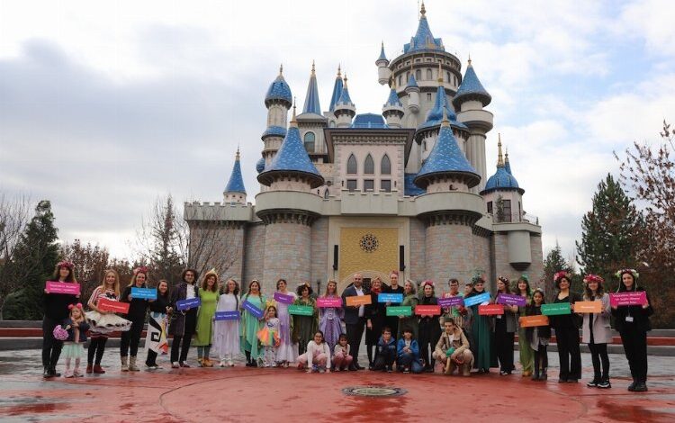 Düşündüren Masallar Şenliği coşkusu Düşündüren Masallar Şenliği coşkusu