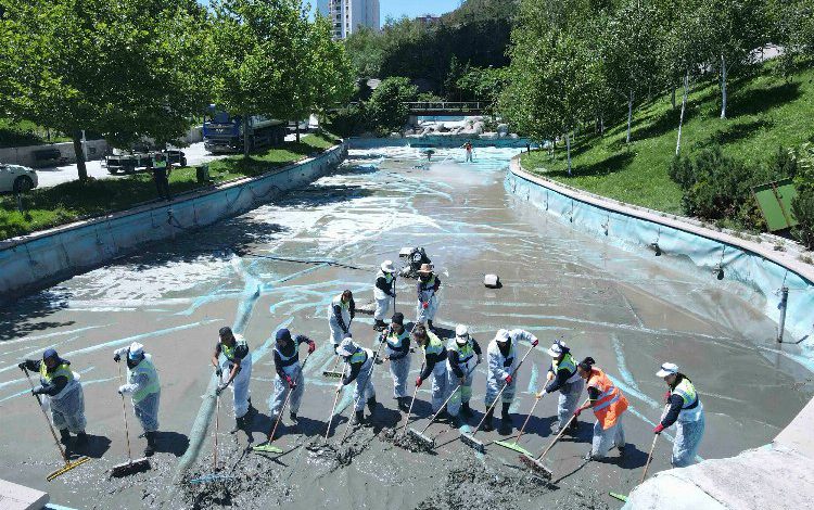 75 kişiyle 750 havuzu temizlediler 75 kişiyle 750 havuzu temizlediler