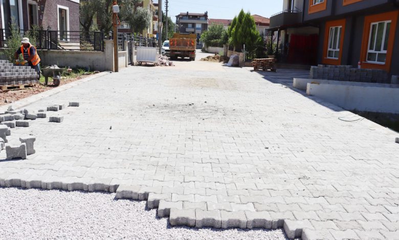 İzmit Alikahya’da yollar parkeye bürünüyor İzmit Alikahya’da yollar parkeye bürünüyor