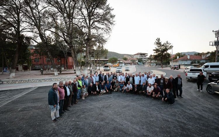 Yıllardır beklediler, seçim öncesi kavuştular Yıllardır beklediler, seçim öncesi kavuştular