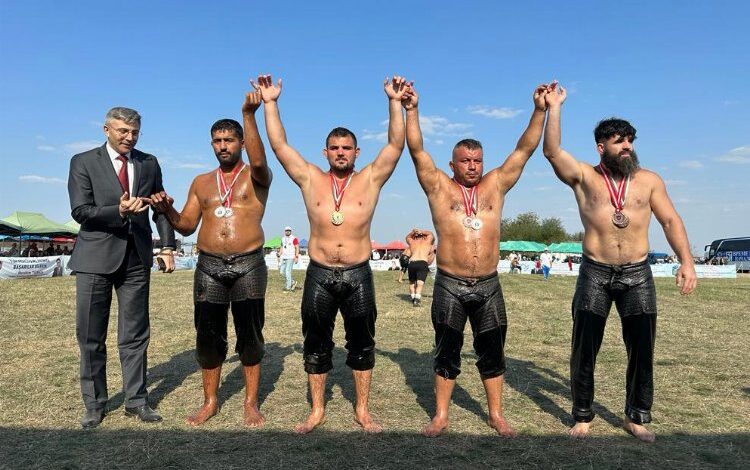 Sakaryalı pehlivanlar Bulgaristan’dan başarıyla döndü