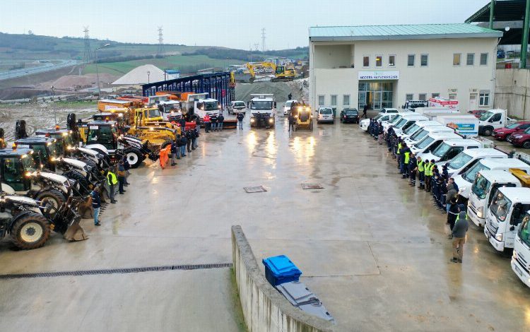 Kocaeli İzmit’te kar teyakkuzu Kocaeli İzmit’te kar teyakkuzu