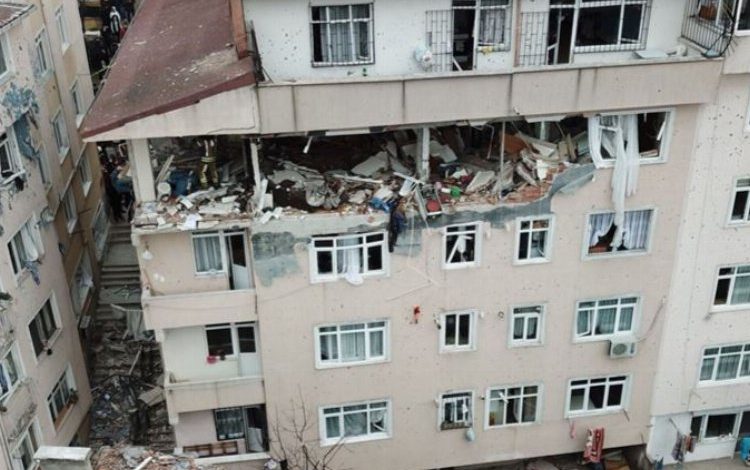 İstanbul Üsküdar’da patlamayla ilgili belediyeden açıklama İstanbul Üsküdar’da patlamayla ilgili belediyeden açıklama
