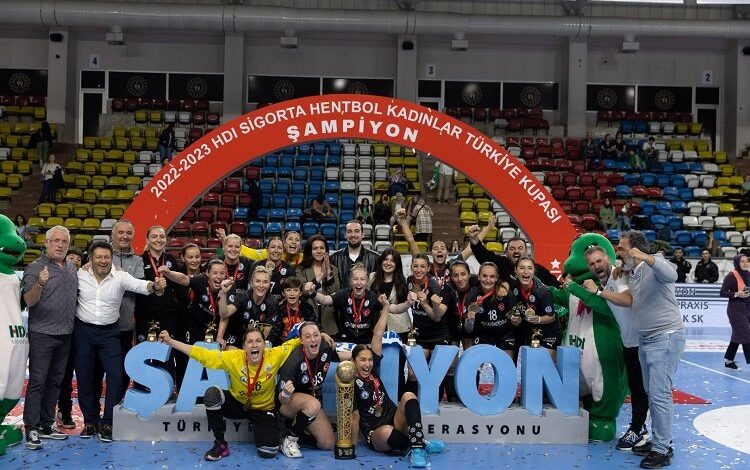 Kadın hentbolda Türkiye Kupası Armada Praxis Yalıkavak’ın
