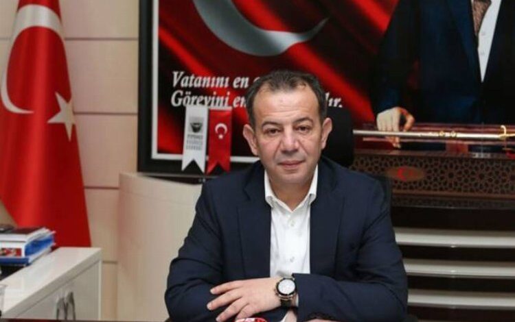 Tanju Özcan CHP’ye geri döndü! Tanju Özcan CHP’ye geri döndü!