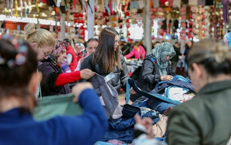 İzmir Aliağa  Sosyete Pazarı açıldı