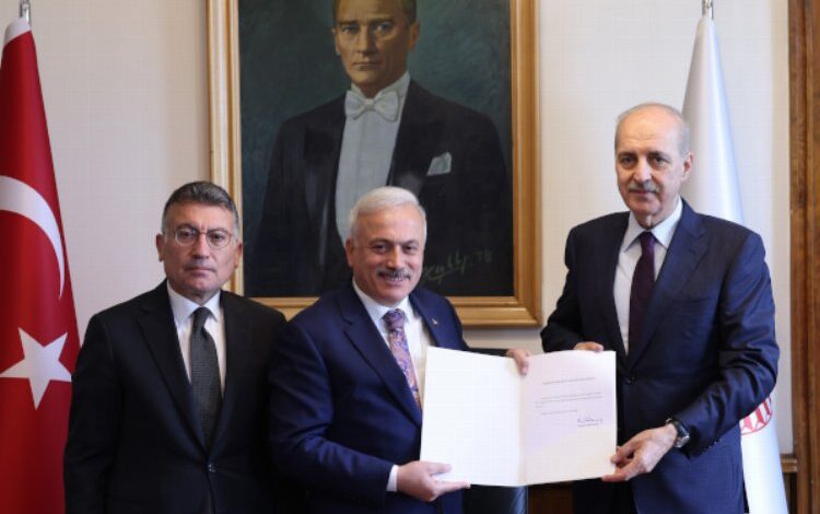 Numan Kurtulmuş TBMM’ye resmen aday Numan Kurtulmuş TBMM’ye resmen aday