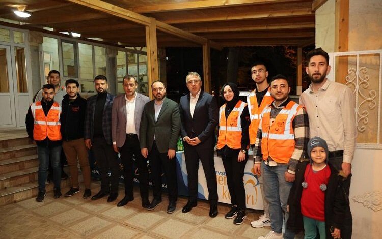 Mehmet Savran’dan Nevşehirlilere kandil simidi ikramı