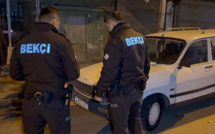 Adıyaman’da aniden yola fırlayan çocuğa araç çarptı Adıyaman’da aniden yola fırlayan çocuğa araç çarptı