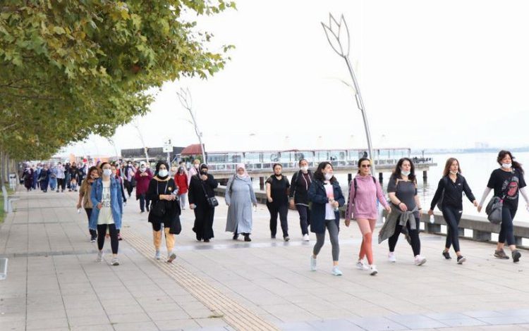 Kocaeli İzmit’te ‘sağlıklı yürüyüş’lere devam Kocaeli İzmit’te ‘sağlıklı yürüyüş’lere devam