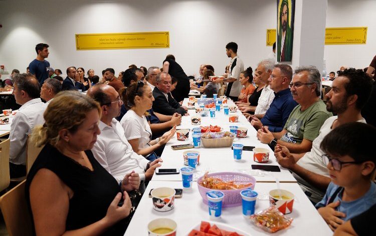 İstanbul Beylikdüzü canlarla oruç açtı