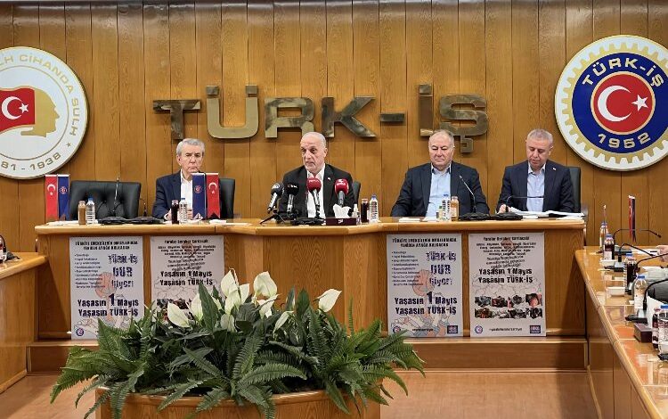 TÜRK-İŞ taban ücrete 15 bin lira istedi TÜRK-İŞ taban ücrete 15 bin lira istedi