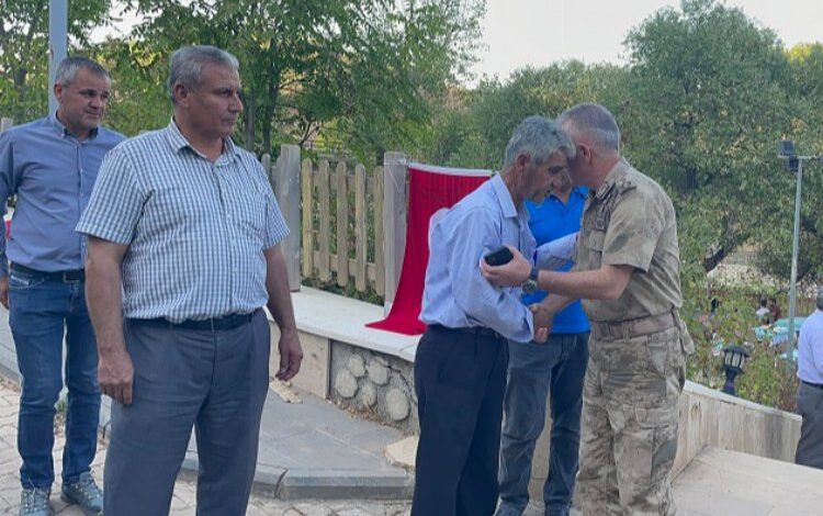 Şehit polise duygusal anma