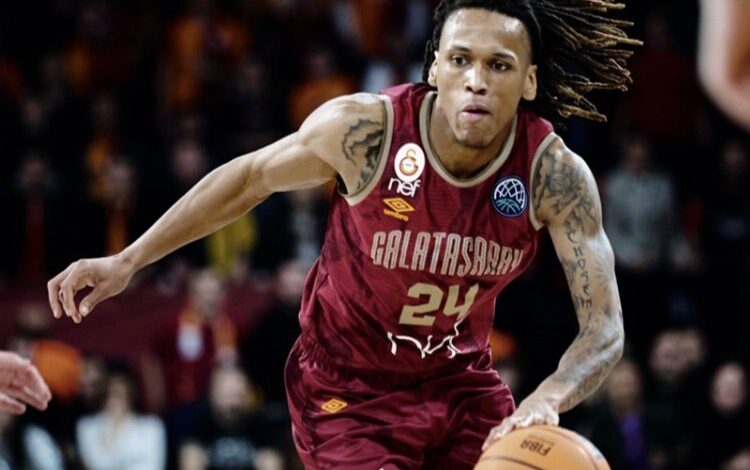 Daron Russel, Potanın Tarzanlarına imzayı attı Daron Russel, Potanın Tarzanlarına imzayı attı