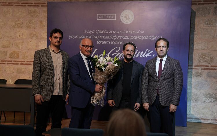 Evliya Çelebi Seyahatnâmesi özgün bir yapıyla vitrinde