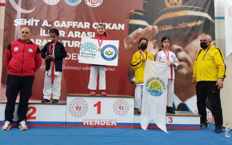 Bursa Nilüferli karatecilerden 7 madalya
