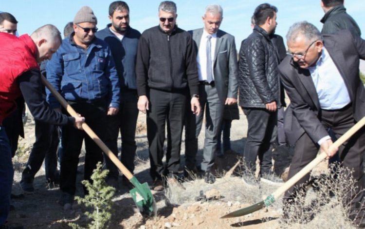 Kayseri Ulaşım’dan 3 bin fidan Kayseri Ulaşım’dan 3 bin fidan