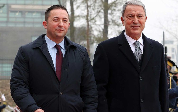 Bakan Akar, Kosovalı mevkidaşıyla görüştü Bakan Akar, Kosovalı mevkidaşıyla görüştü