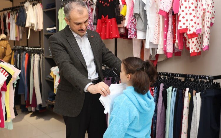 Çayırova’dan yetim çocuklara bayramlık