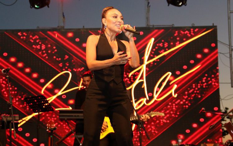 Kocaeli’de kurtuluşa Ziynet Sali coşku kattı